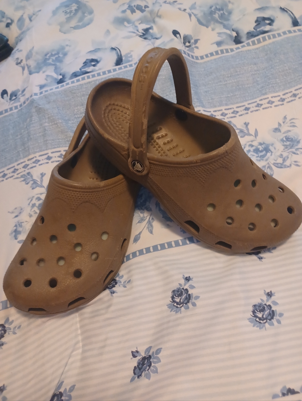 CROCS Womens Brown Classic Clog Sandals